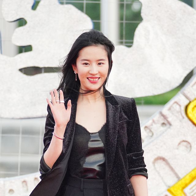 Who Is Liu Yifei The Actress Playing Mulan In Disney S Film Crystal Liu And Boycottmulan Protests