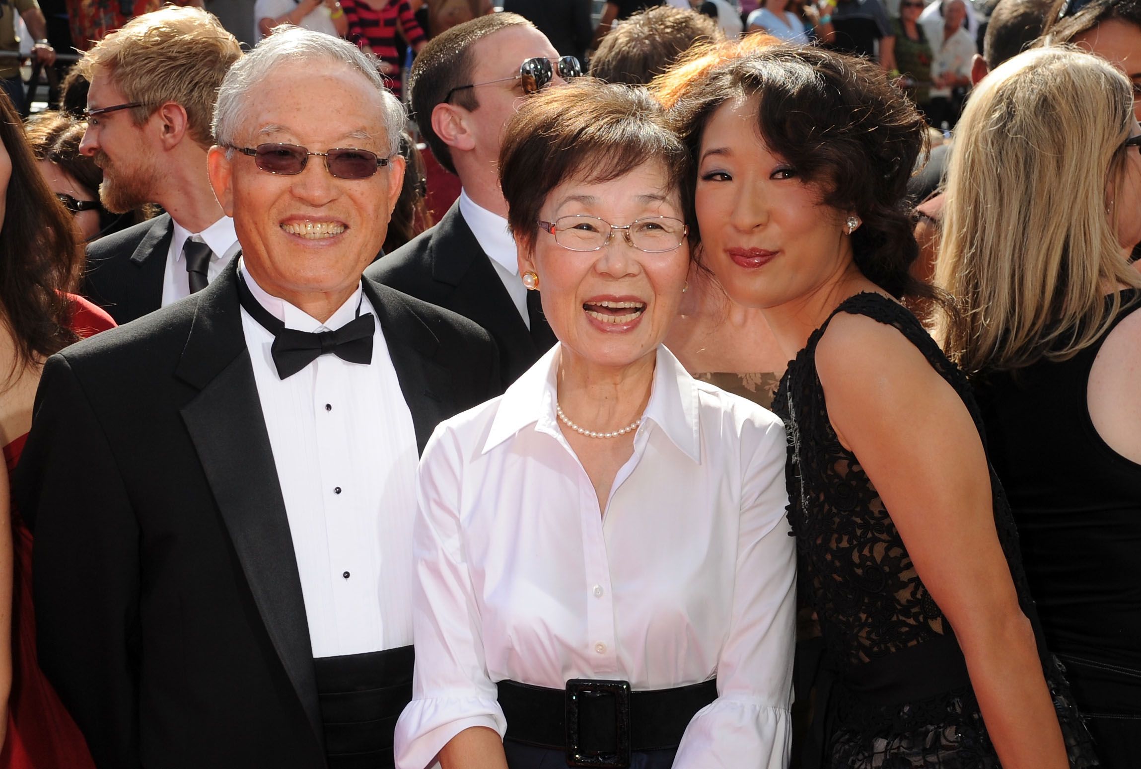 actress-sandra-oh-and-parents-arrive-at-