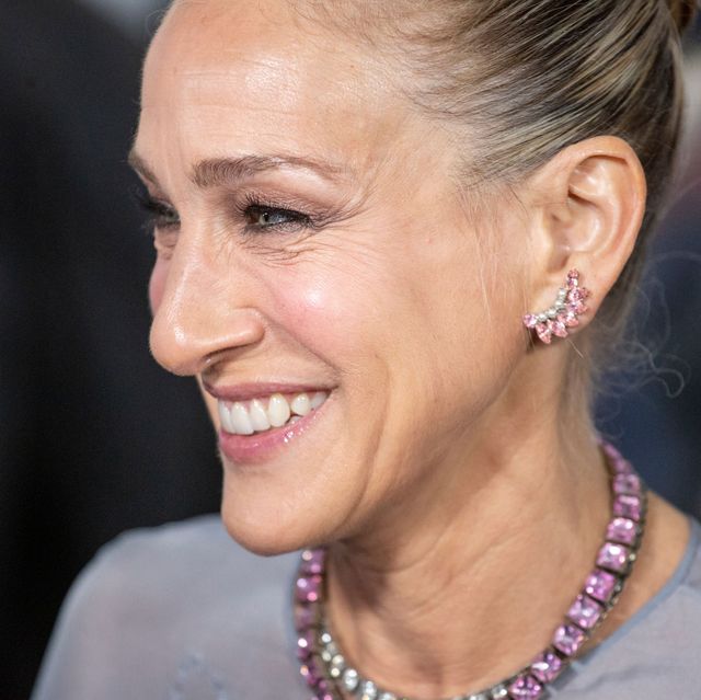 sarah jessica parker attends and just like that premiere, 8 december 2021