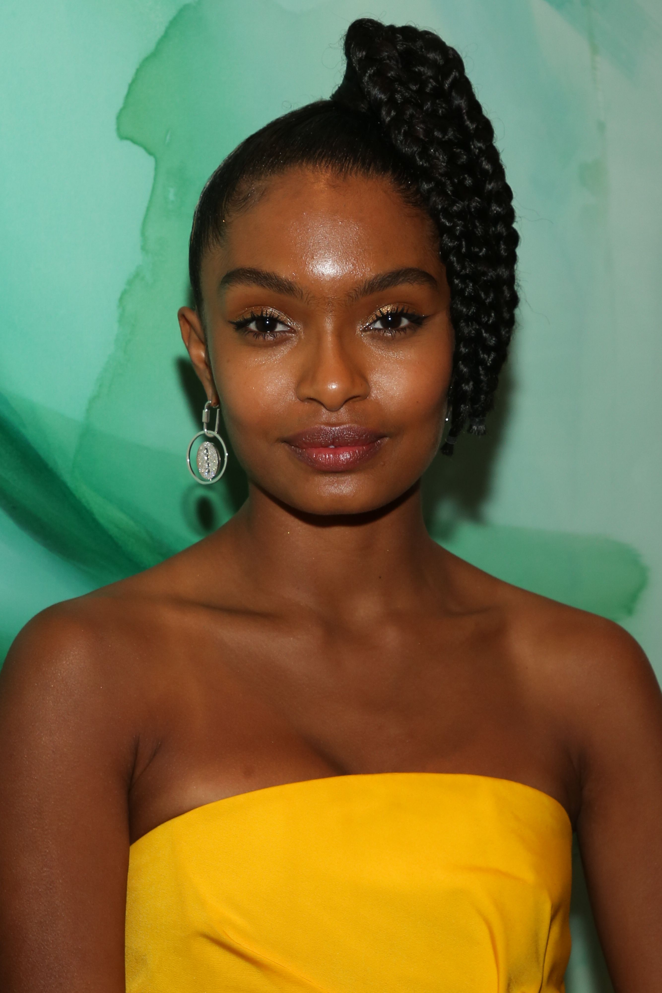 Featured image of post Big Braids Hairstyles 2020 Nigeria - Protective styling is also about retaining moisture while simultaneously protecting ends of hair from fraying and split ends.