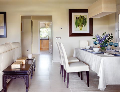 Room, Interior design, Tablecloth, Table, Furniture, Floor, Wall, Interior design, Ceiling, Flooring, 