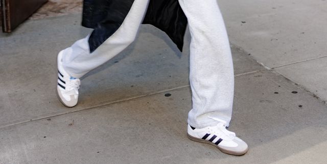 Mediador En realidad formación Así combina Kendall Jenner las zapatillas Adidas Samba