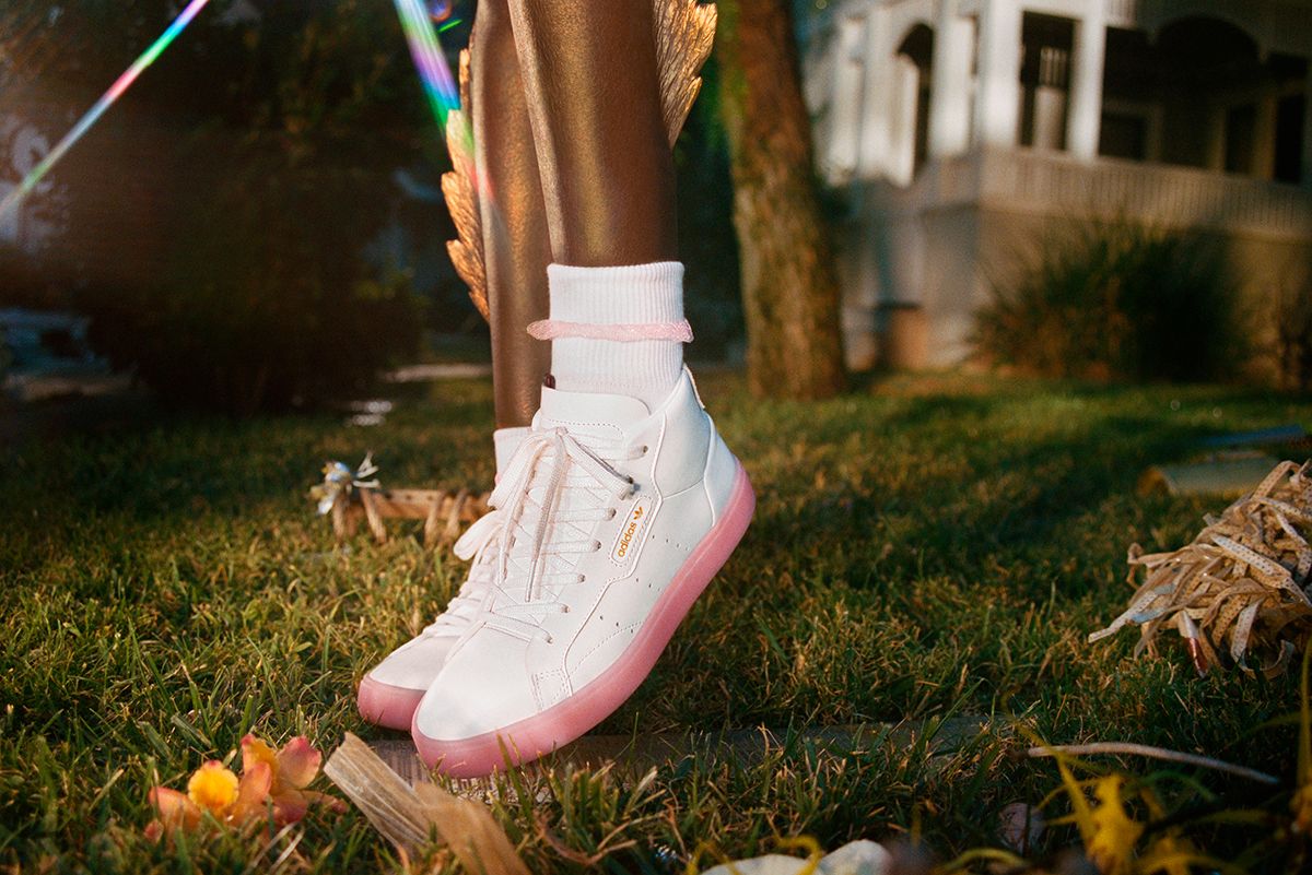 A través de Reconocimiento Gestionar Adidas presenta las nuevas Sleek - Las mejores zapatillas urbanas de Adidas