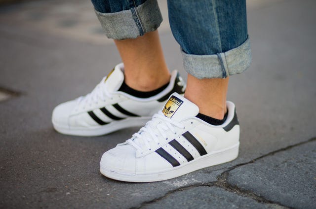 Mono extraer prioridad Hazte con la zapatilla Adidas Superstar, ahora rebajada en Amazon