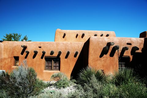 indigenous sante fe style architecture of new mexico