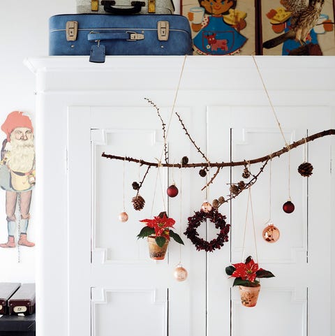 55 ideas con mucho estilo para decorar la puerta en Navidad 55 ideas con mucho estilo para decorar la puerta en Navidad