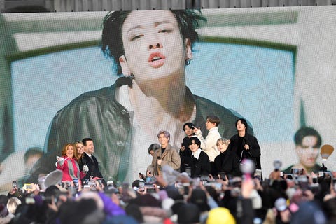 Btsの愛され黄金マンネ ジョングクの悩殺ショット40連発 Btsの愛され黄金マンネ ジョングクの悩殺ショット40連発