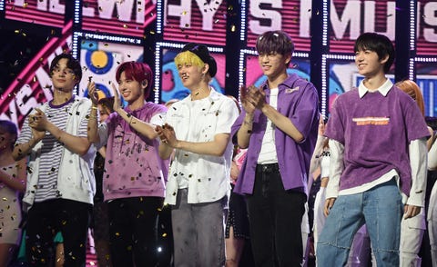 Tomorrow X Together Txt がカムバック 写真で振り返る魅惑のステージ史 ハーパーズ バザー Harper S Bazaar 公式 Tomorrow X Together Txt がカムバック 写真で振り返る魅惑のステージ史 ハーパーズ バザー Harper S Bazaar 公式