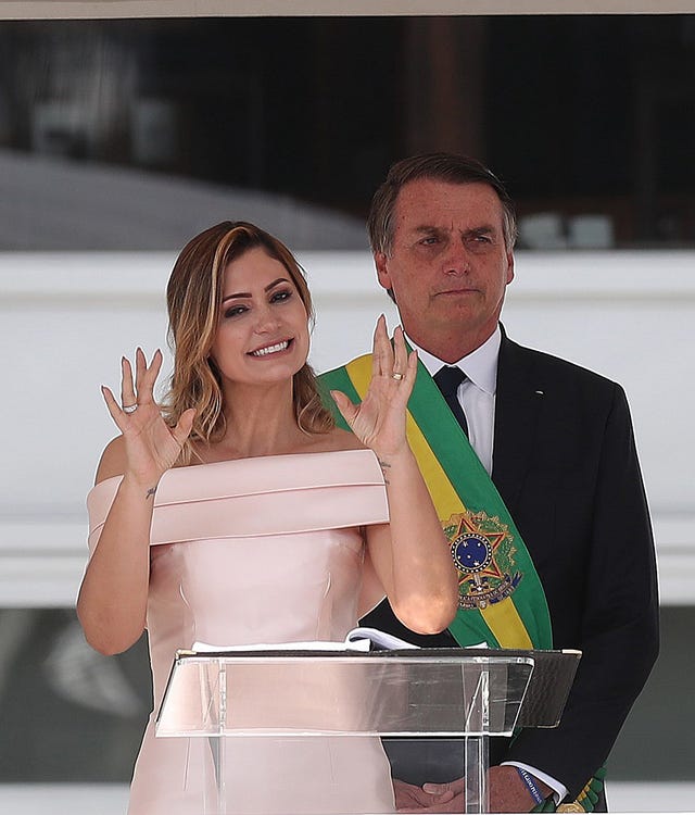 ブラジルのボルソナロ大統領夫人 ミシェル ボルソナロの美麗なるご公務ファッション