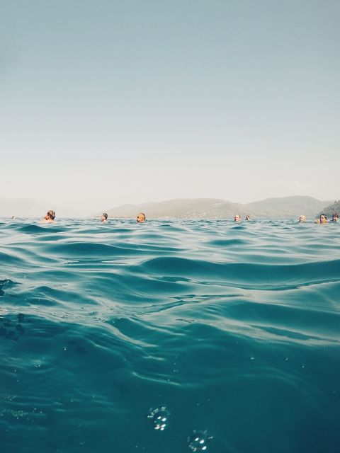 Body of water, Water, Sea, Ocean, Sky, Wave, Blue, Aqua, Turquoise, Horizon, 