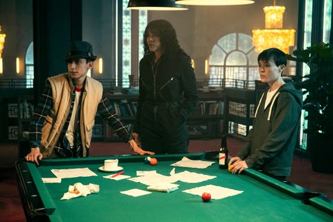 aidan gallagher, emmy raver lampman, elliot page, umbrella academy season 3