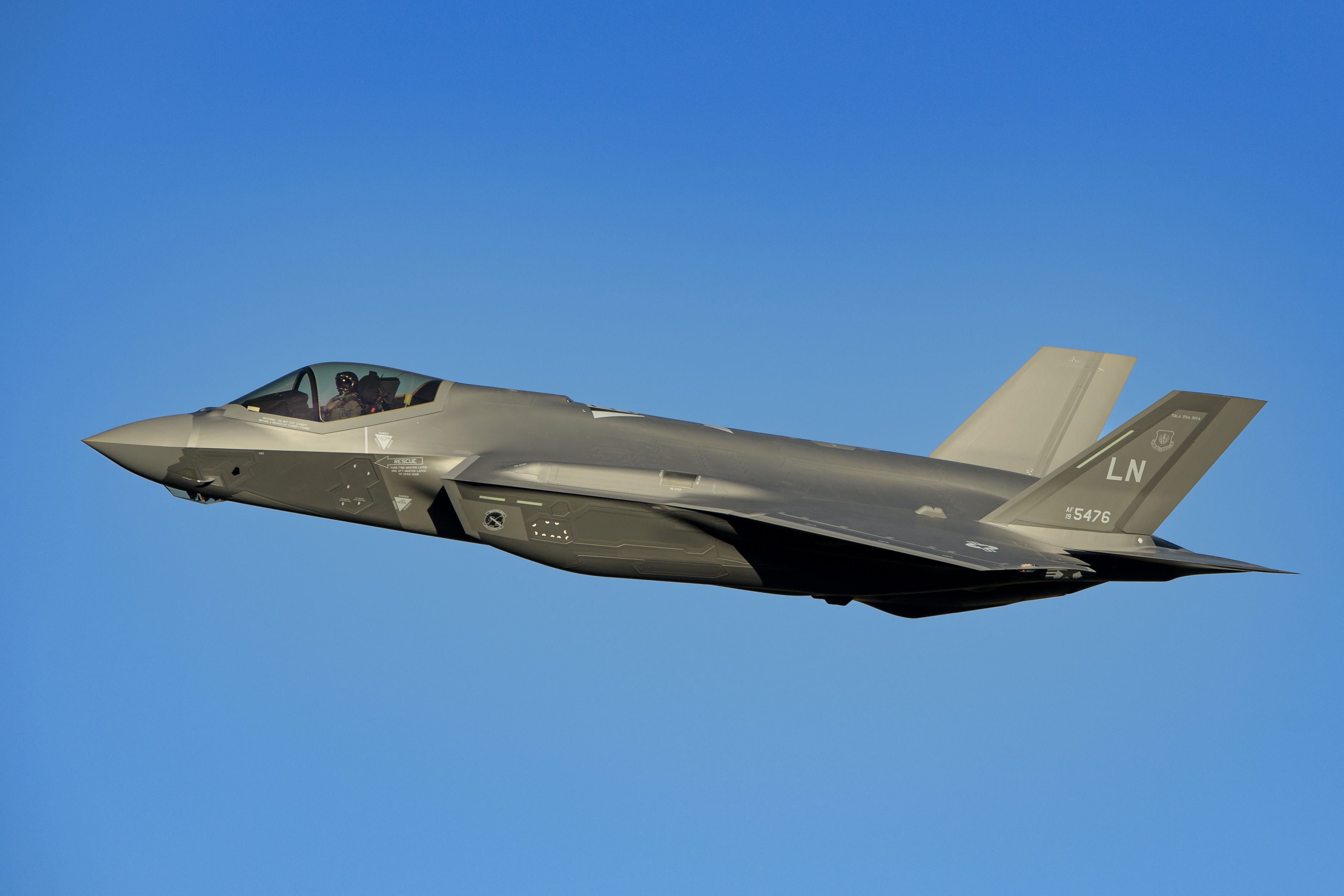 F-35 Pilot: NATO Could 'Completely Destroy the Russian Forces'