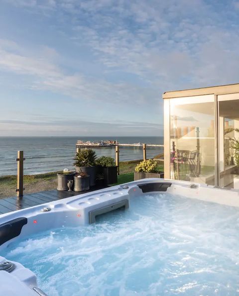 airbnb with hot tubs