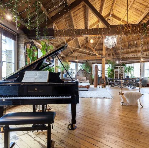 airbnb with piano london