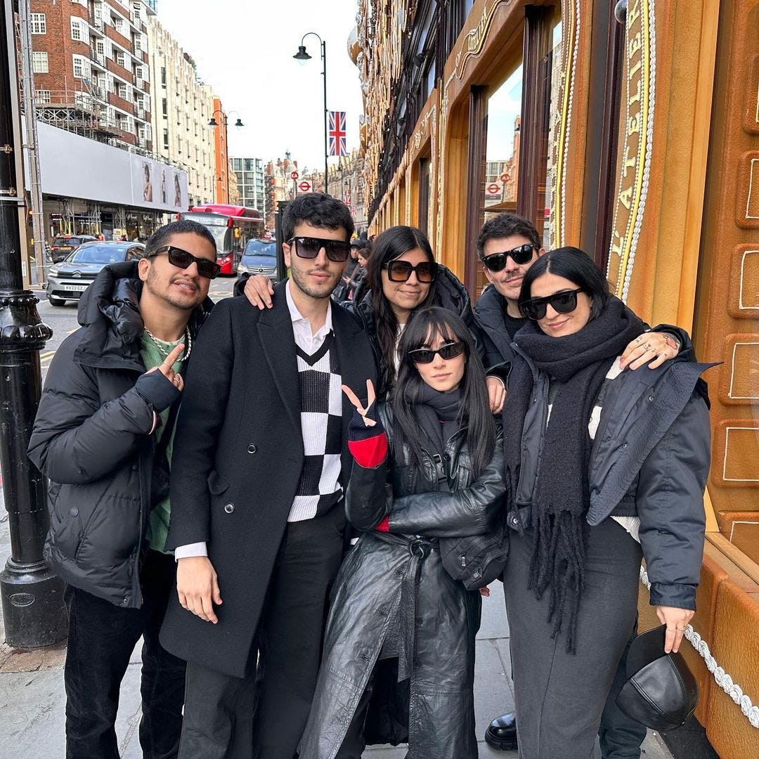 Aitana and Sebastián Yatra in London: the viral photo