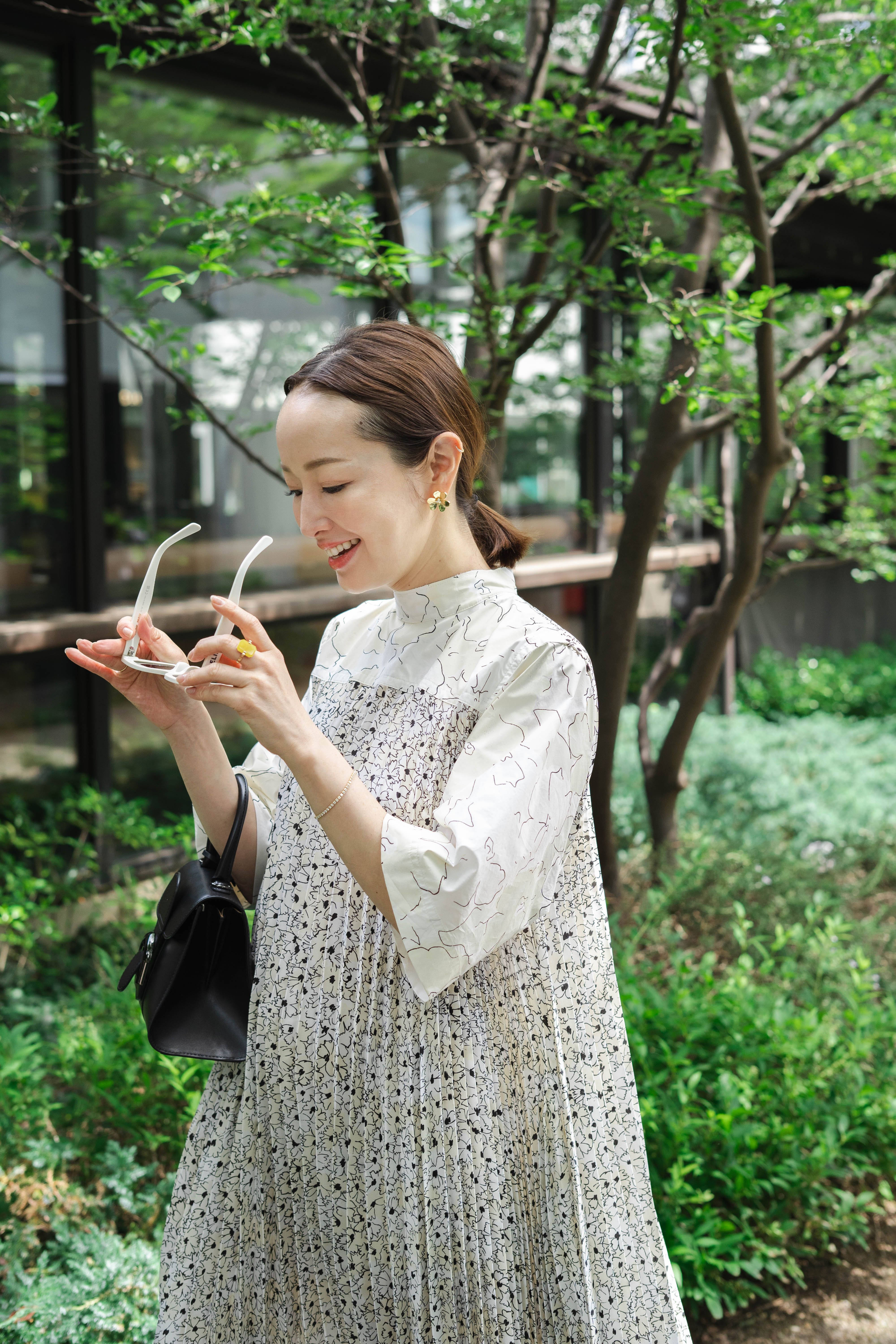 ︎歩くたびにひらり。エレガントに薫る花柄ワンピース【翁 安芸さんの