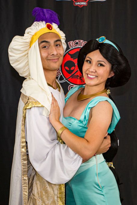 couples halloween costumes aladdin and princess jasmine from 'aladdin'