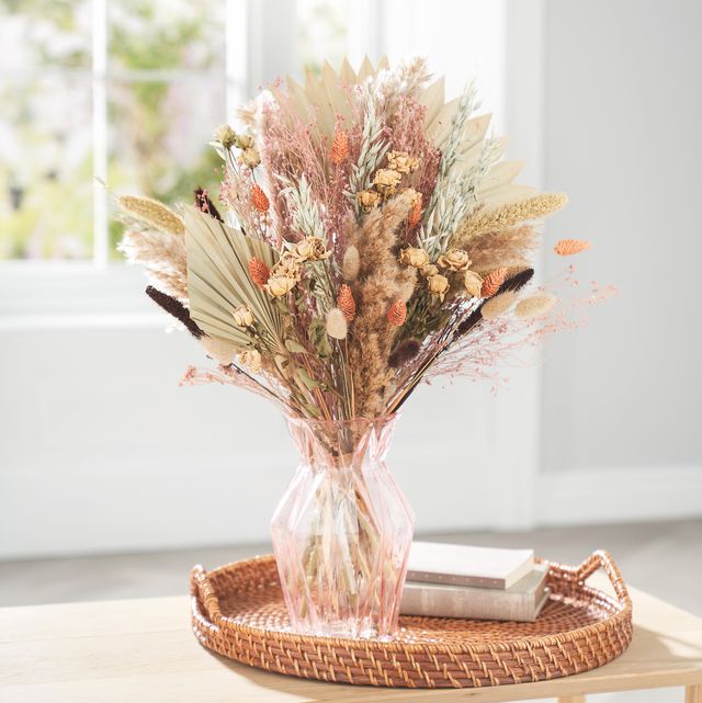 aldi launches dried flowers