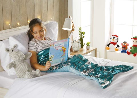 Aldi Mermaid Blanket Aldi S Selling A Sparkly Mermaid Blanket For Kids