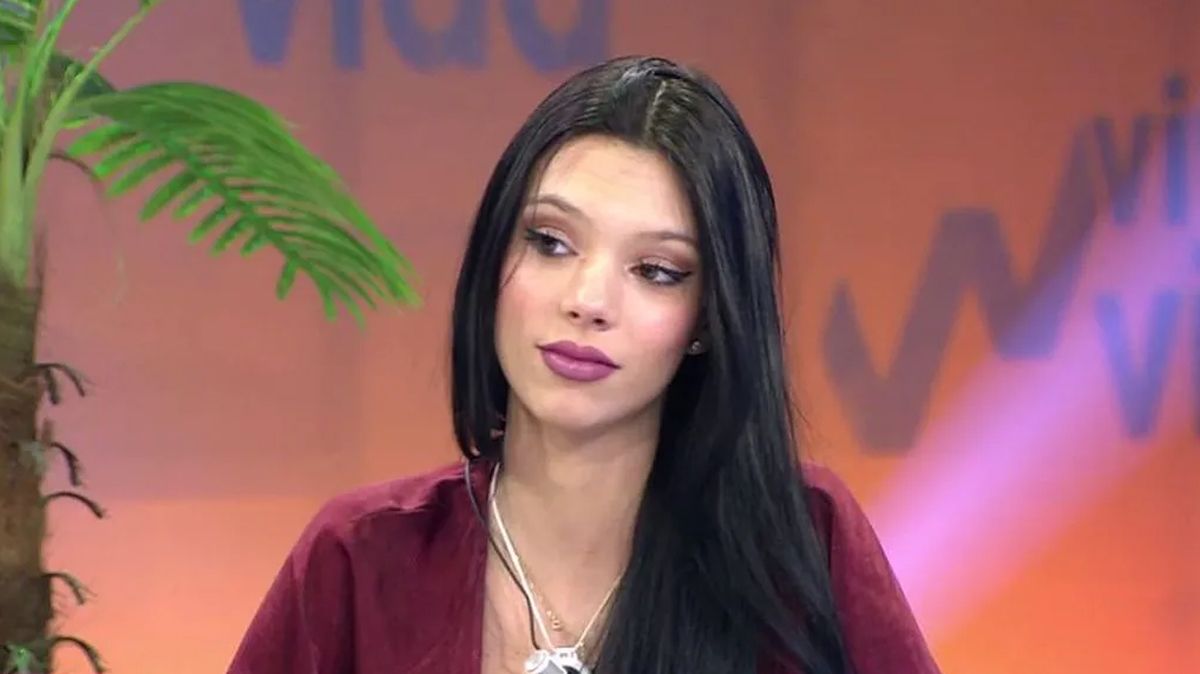 Alejandra Rubio comentando 'Supervivientes' en 'Viva la vida'.