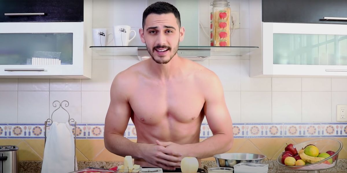 Alejandro Speitzer desnudo en un vídeo: 