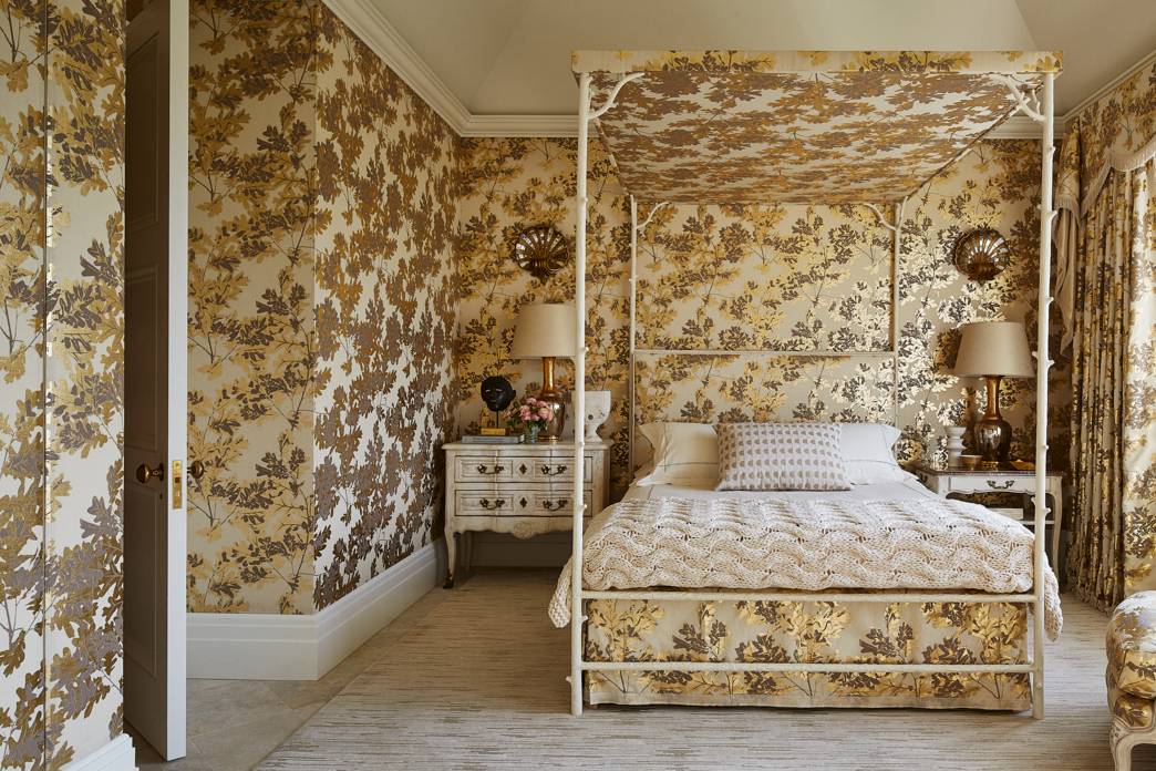 11 Luxurious Golden Paint Colors Designers Love