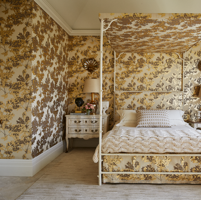 12 Luxurious Golden Paint Colors Designers Love