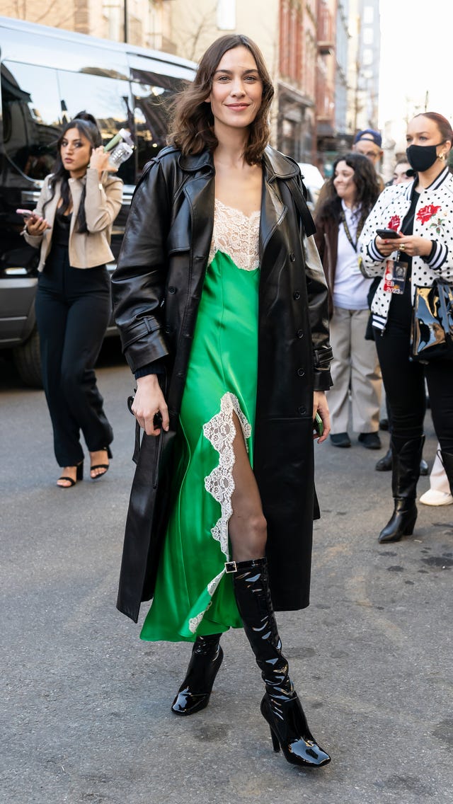 Il vestito sottoveste verde di Alexa Chung da copiare adesso