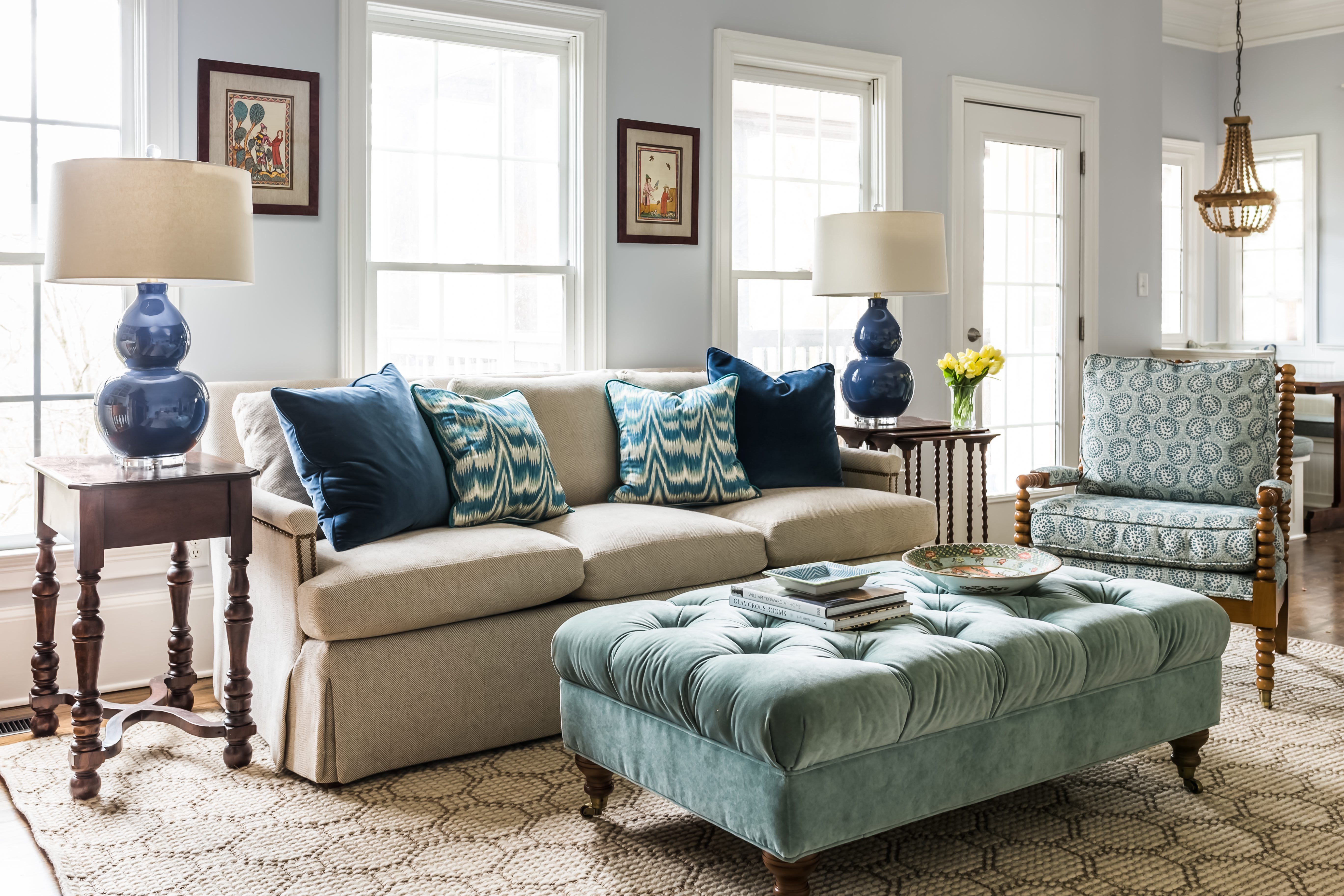 Bold Living Rooms with Patterns - How to Mix Patterns in a Living Room