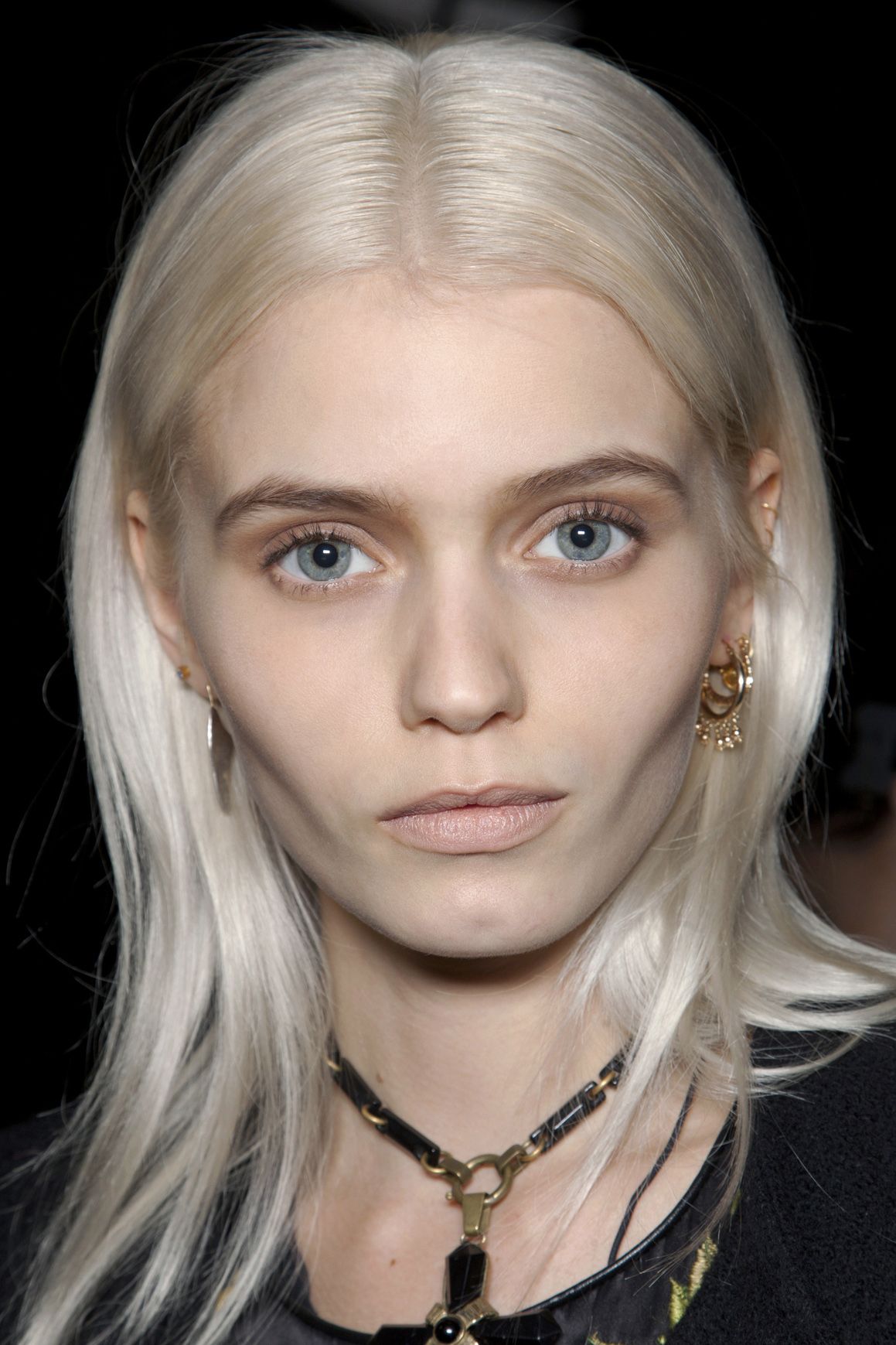 Capelli biondo platino: a chi stanno bene e come si fanno