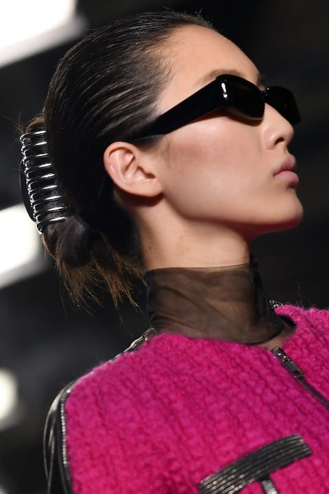 High school hair accessories are now high fashion - NYFW AW18 hair trends