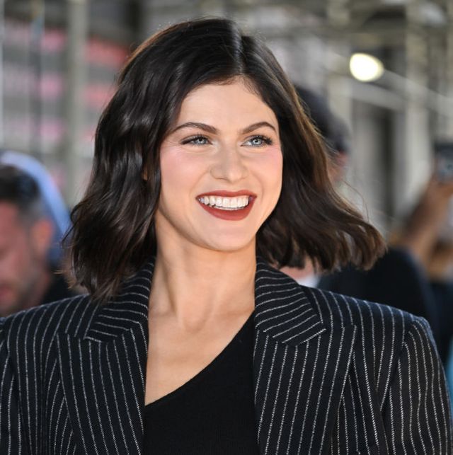 640px x 643px - Alexandra Daddario Is Legit Glowing In A Nude, No-Makeup IG Pic