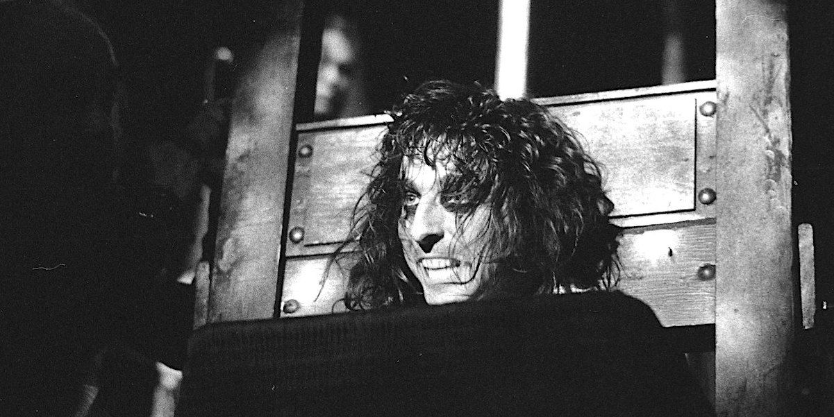Alice Cooper Nearly Accidentally Killed Himself On Stage in 1988