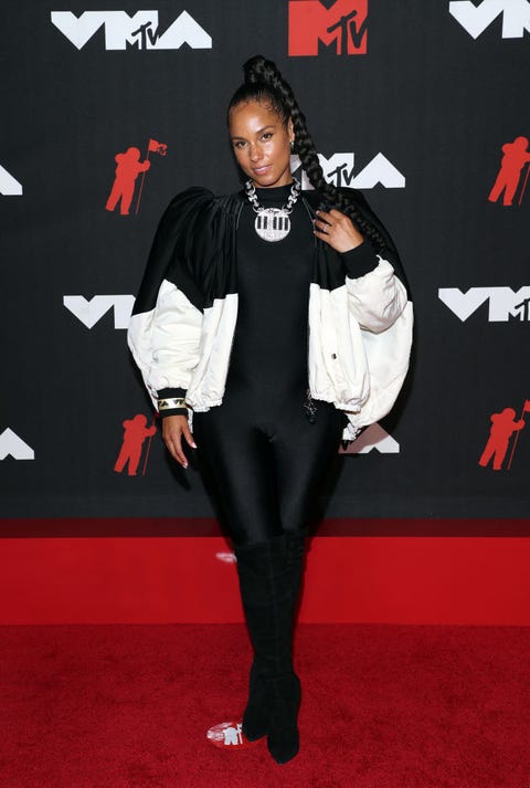 All the 2021 VMAs Red Carpet Fashion Pictures and Celebrity Looks