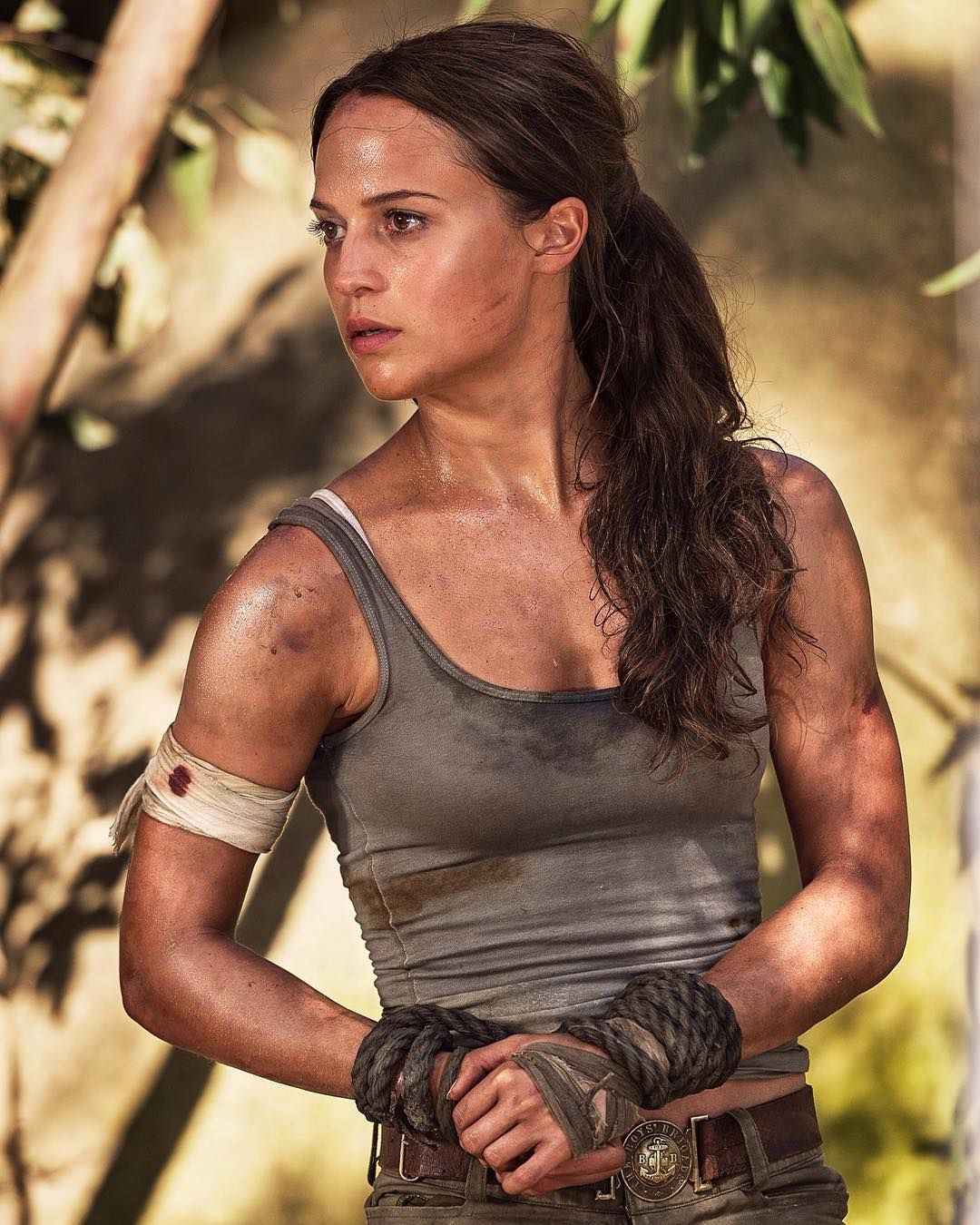 alicia vikander tomb raider naked