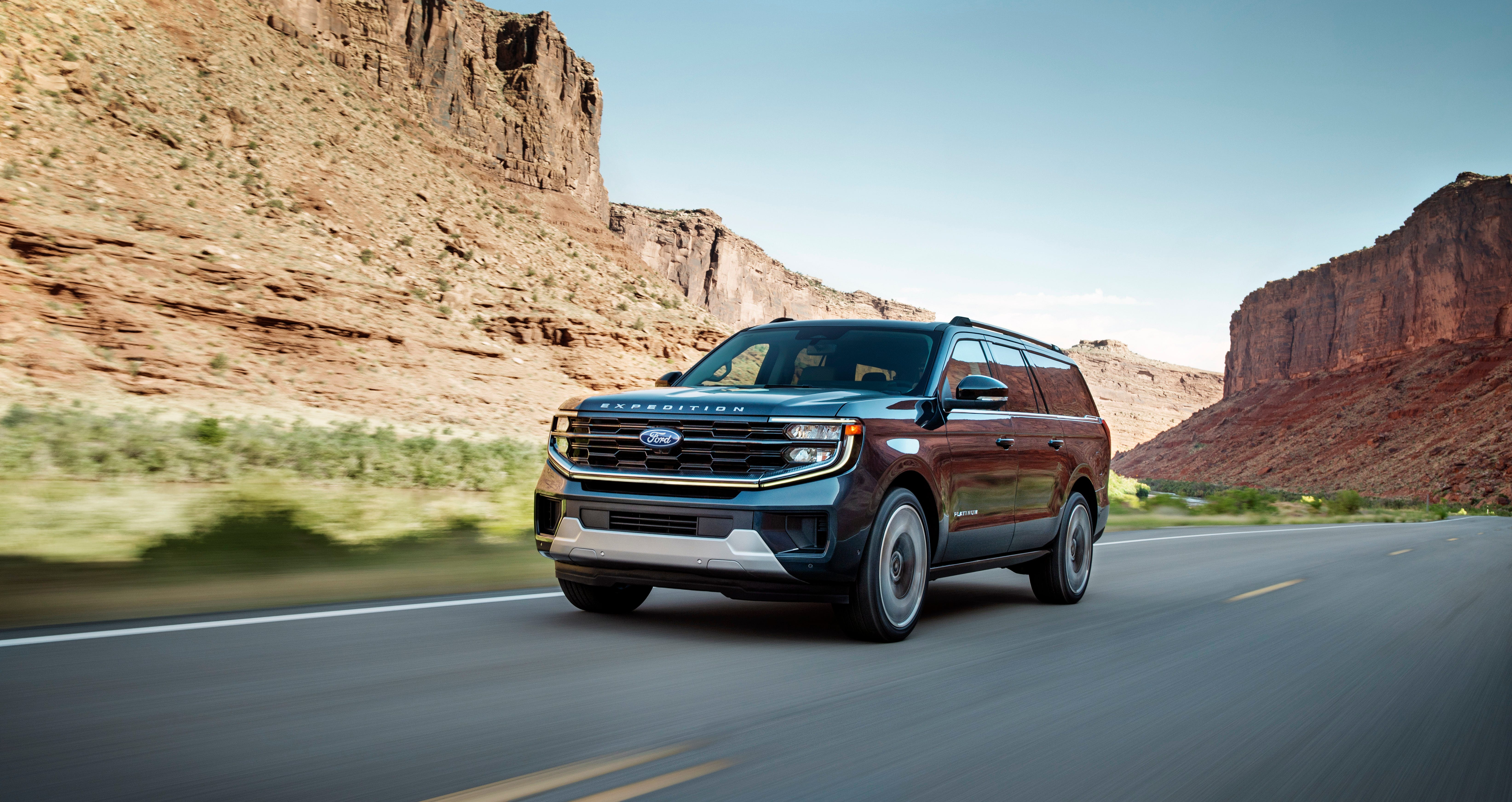 2025 Ford Expedition Full-Size SUV Borrows Navigator's Tricks