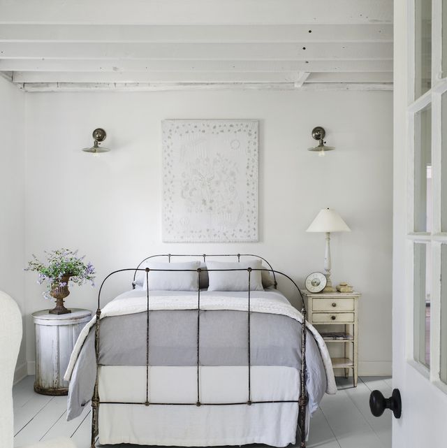 Featured image of post Gray And White Bedroom Color Schemes - Opt for a similar shade if you&#039;re looking for a subtle neutral that&#039;ll be a little less.