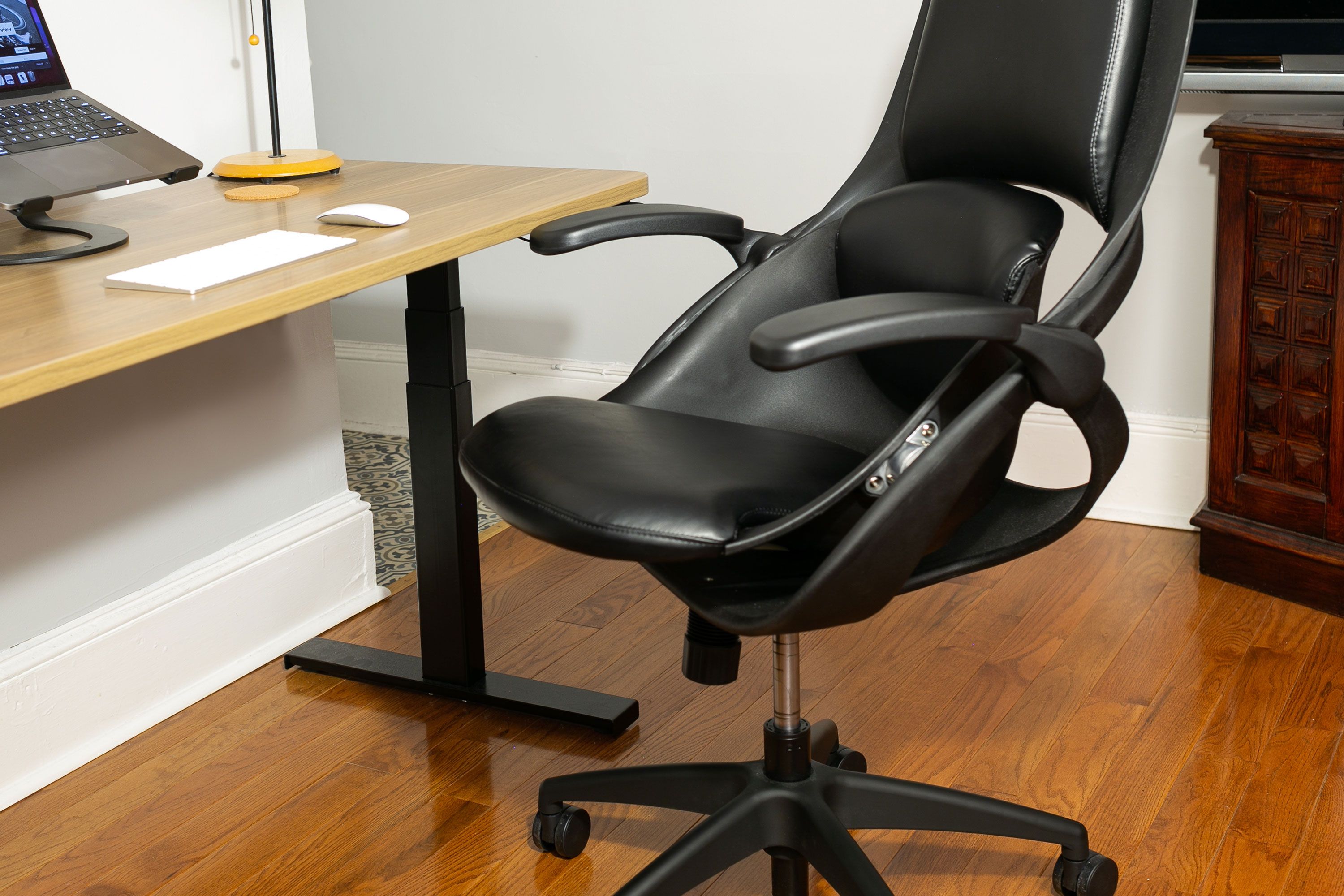 All33 Backstrong Review The Best Office Chair For Back Pain