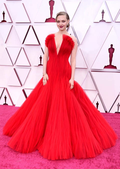 amanda seyfried at the 2021 oscars