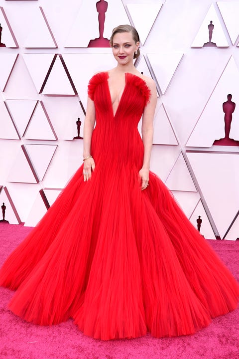 amanda seyfried at the 2021 oscars