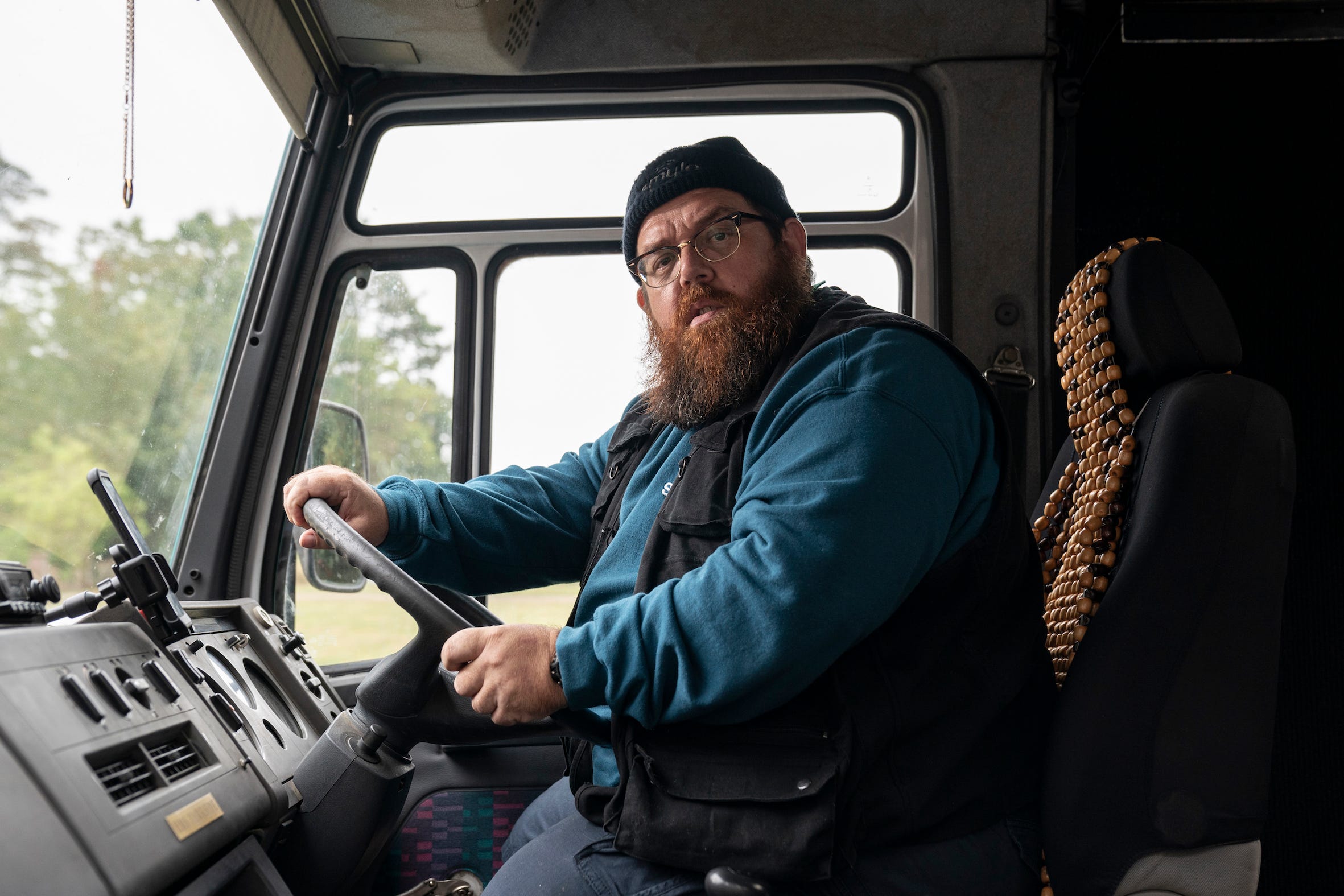 nick frost som gus roberts i nya amazon original truth seekers