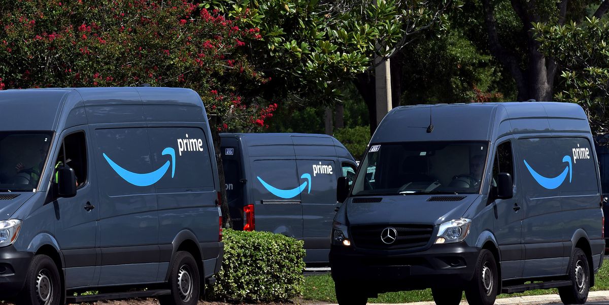 Amazon Buying Record Numbers of Commercial Vans