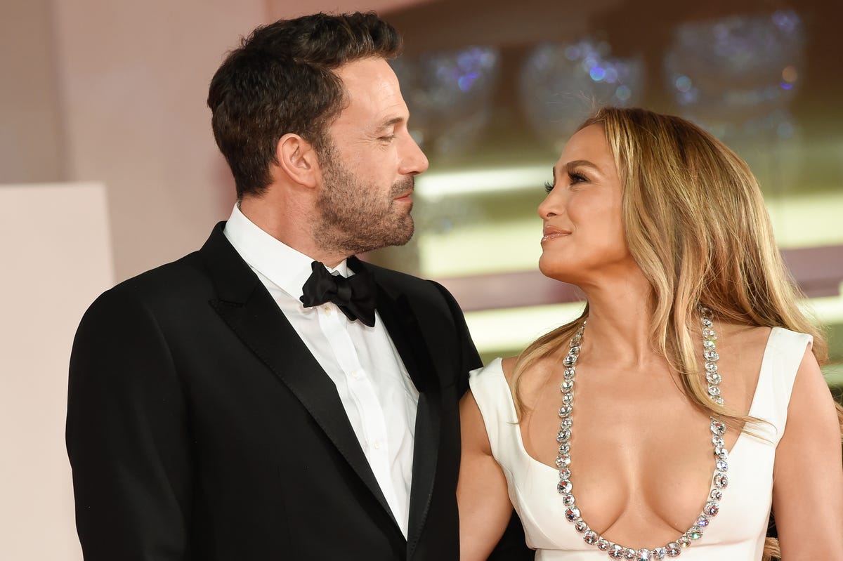 Jennifer Lopez congratulates her twins’ birthday with a video that includes Ben Affleck