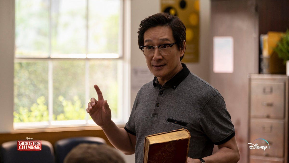 The Oscar-winning actors of ‘Everything at once everywhere’ star in a new series on Disney +