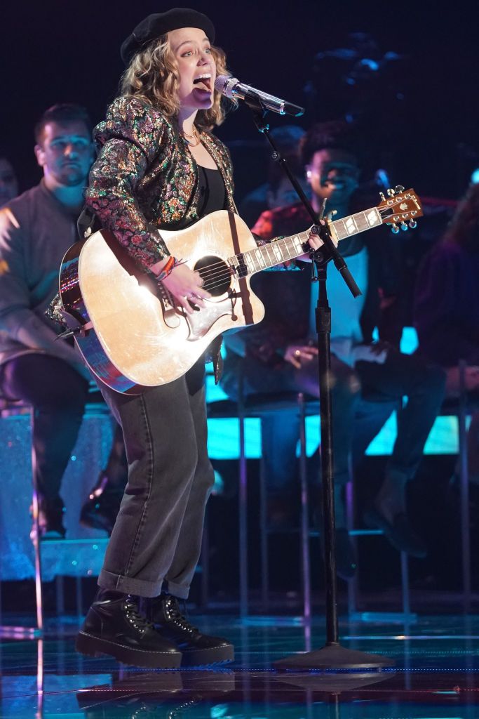 American Idol Fans Are Calling Out The Show For Leah Marlene S Rushed Top 14 Performance