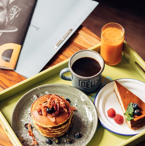 american-pancakes-met-bacon-en-bosbessen