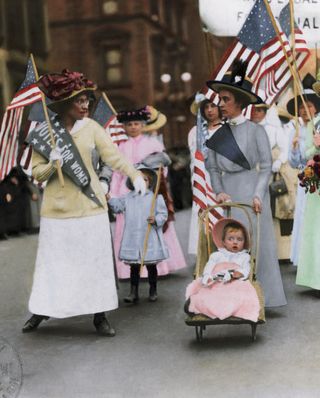 suffragist parade in new york