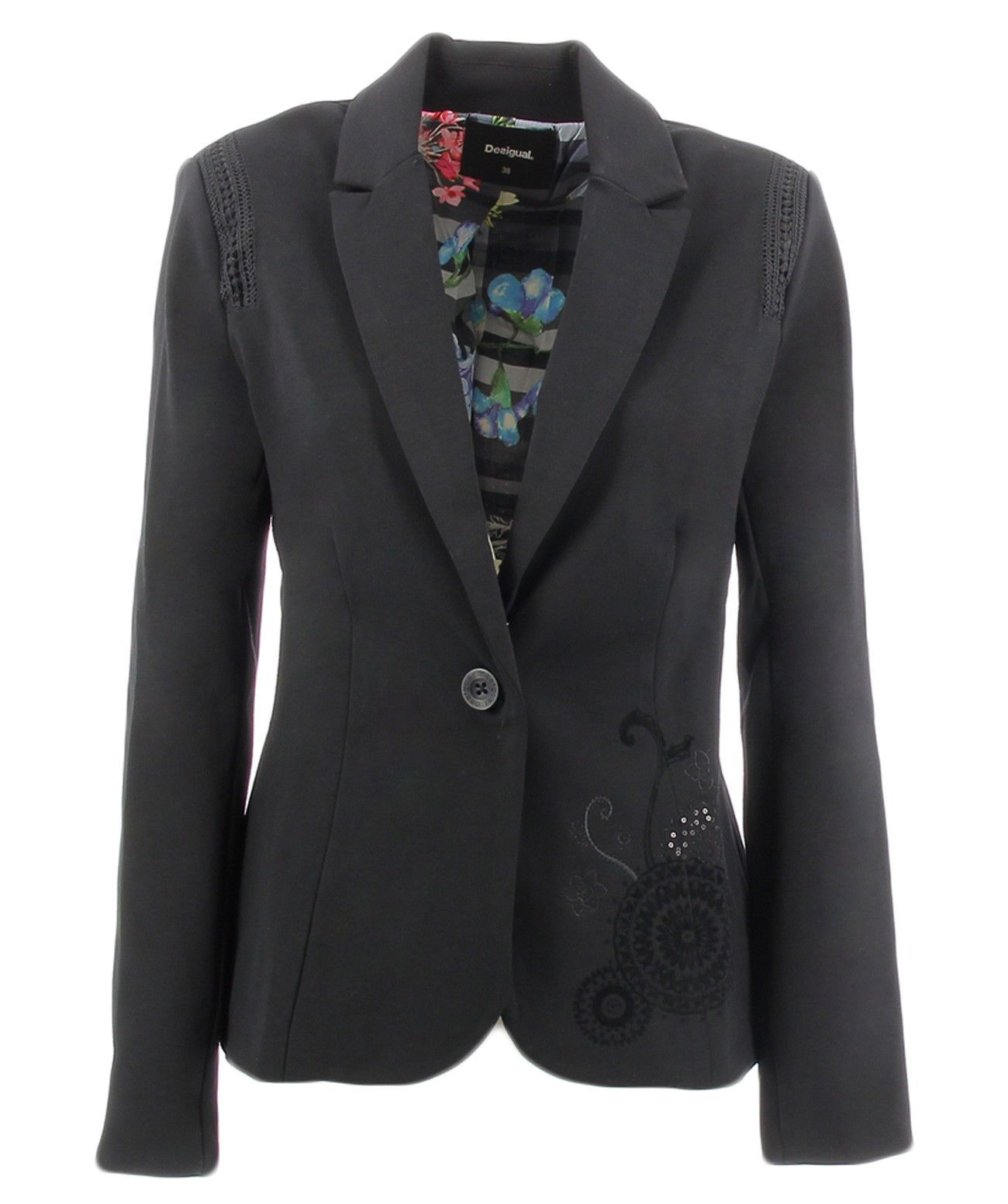 10 prendas de Desigual que sólo hoy puedes comprar rebajadas 10 prendas de Desigual que sólo hoy están rebajadas más que