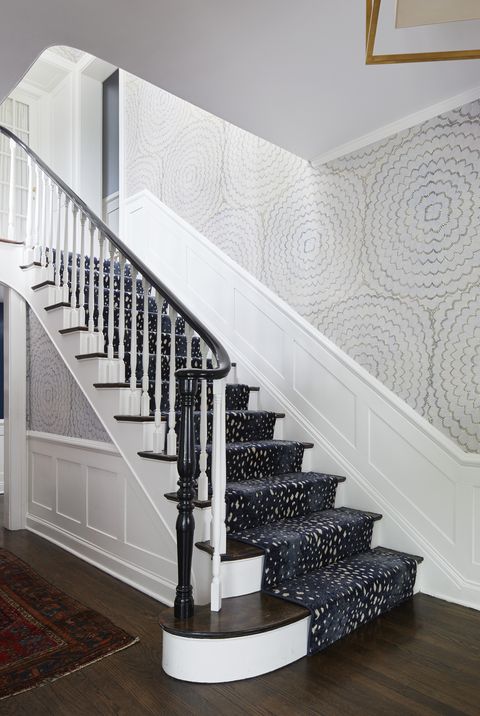 25 Stunning Carpeted Staircase Ideas, What Is The Best Floor Covering For Stairs