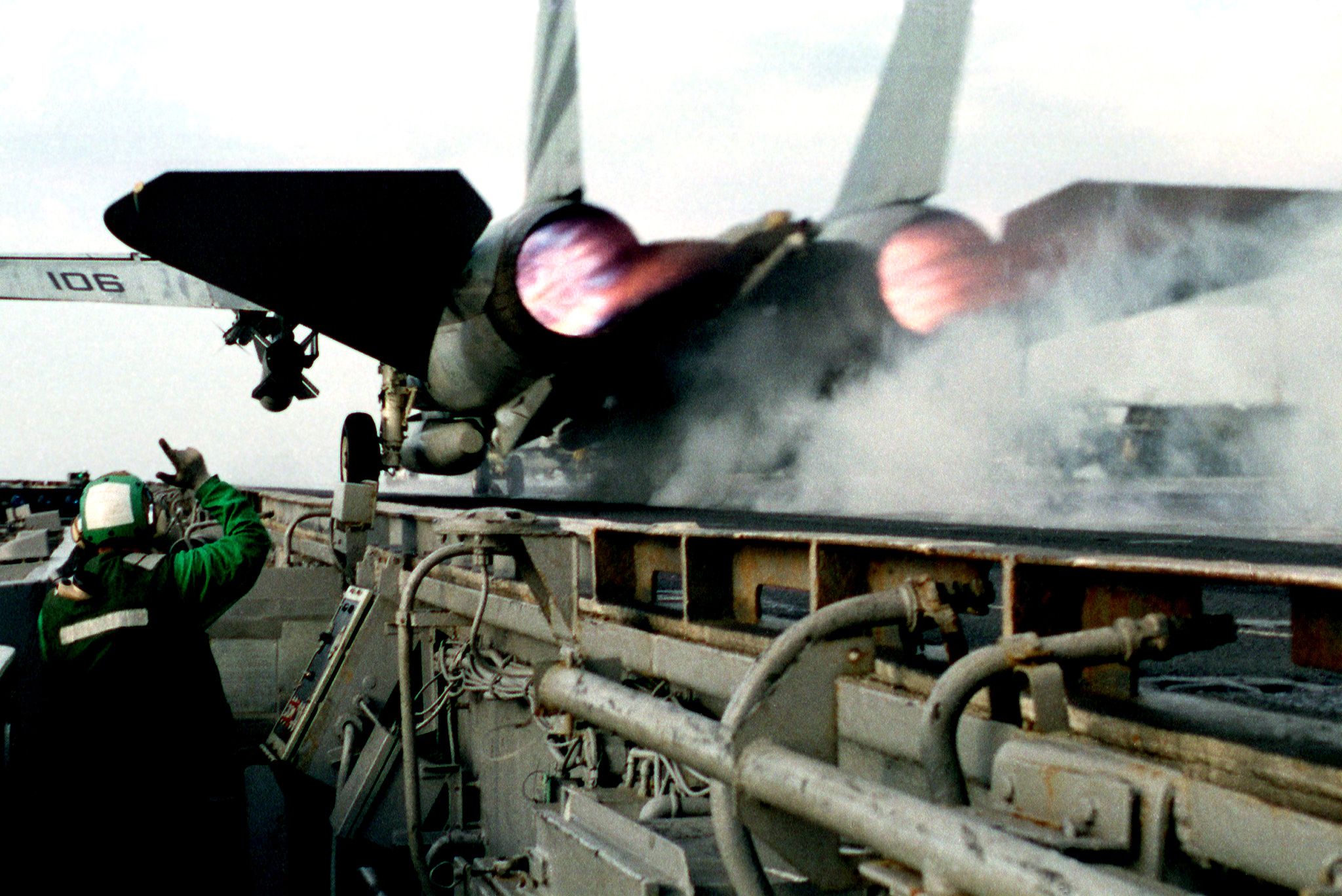 Why The F 14 Tomcat Is Such A Badass Plane